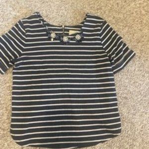 Short-sleeve striped t-shirt with attached jewel necklace